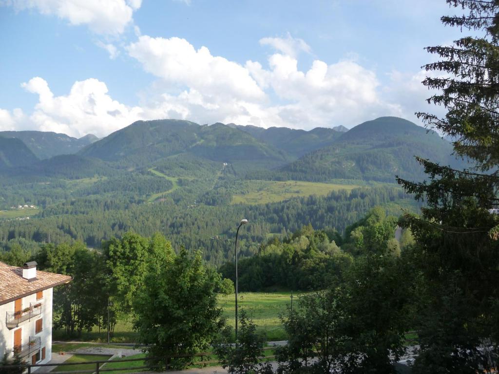 Cavalese Luxury Mountain And Sky Daire Oda fotoğraf